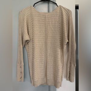 Neutral long sleeve